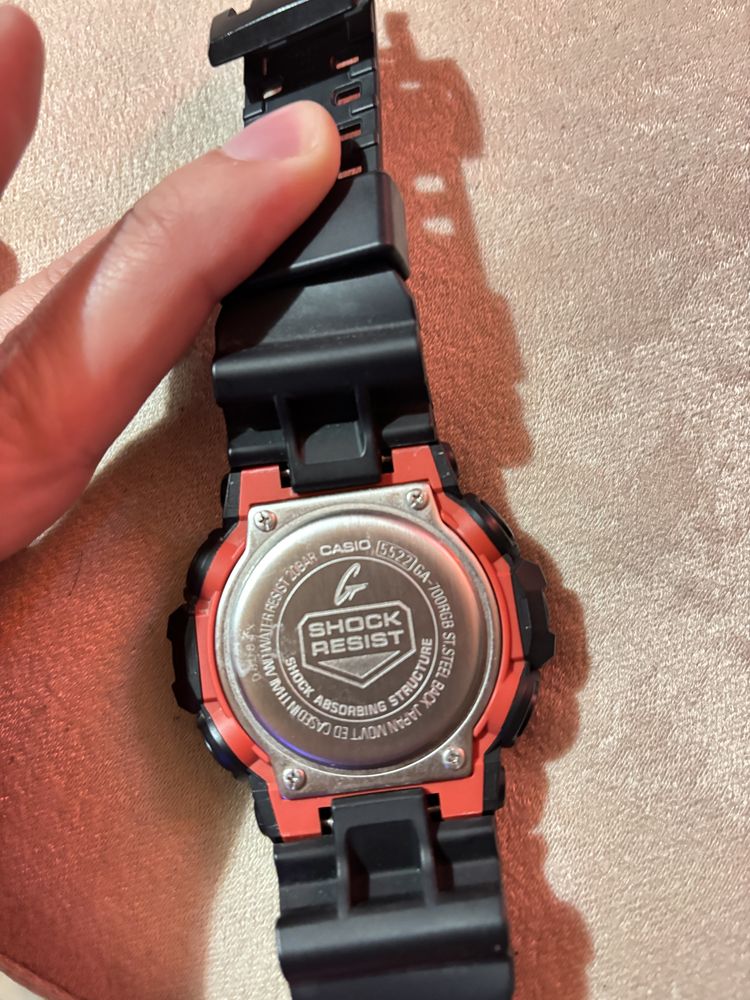 Продава се часовник casio g shock. GA-700RGB