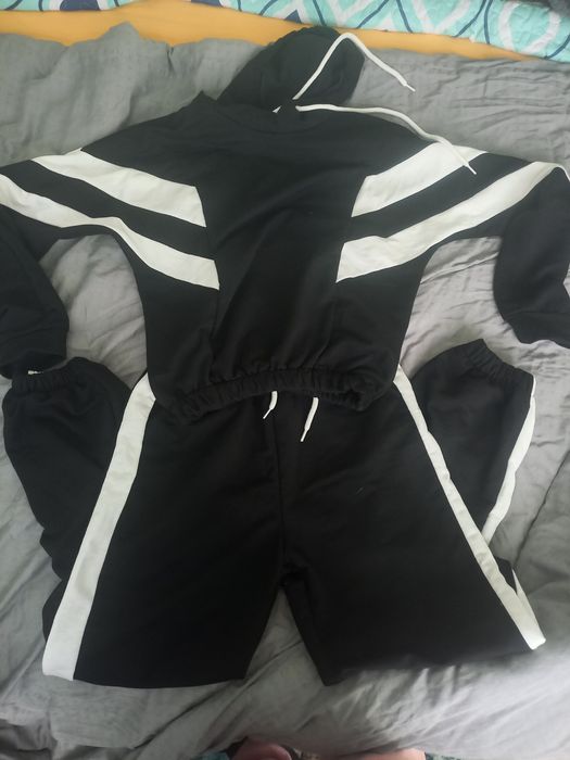 Дамски спортни екипи