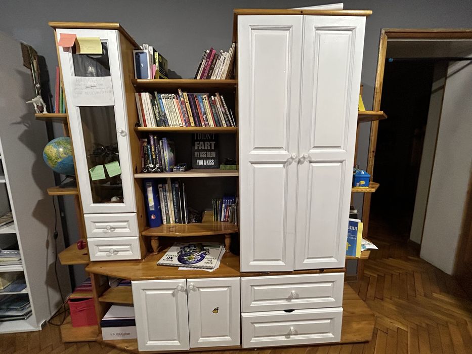 Продавам секция за хол или детска стая