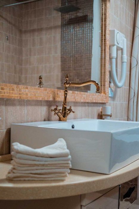 Срочно продаётся 4-этажный дом с авторским ремонтом, 2 сотки, Никитина