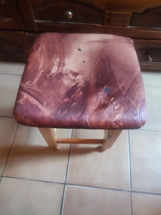 Дървен стол добро състояние