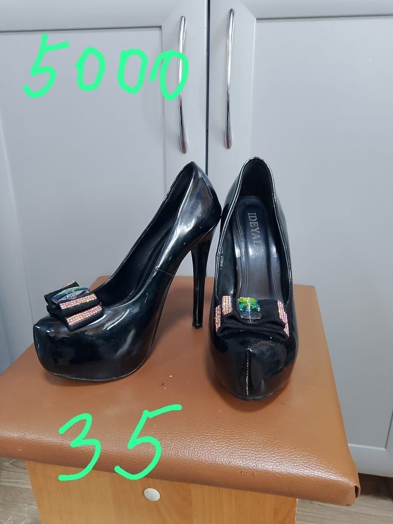 Продам женскую обувь