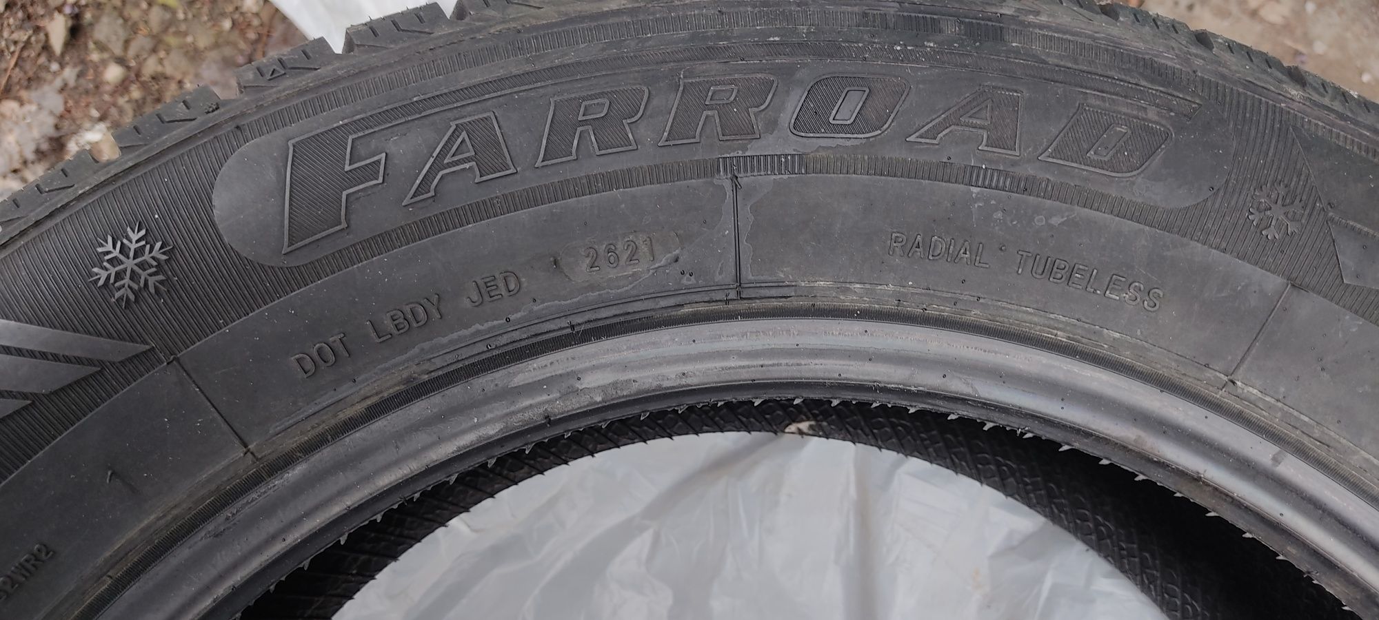 Продам шины 215/60 R17 Farroad