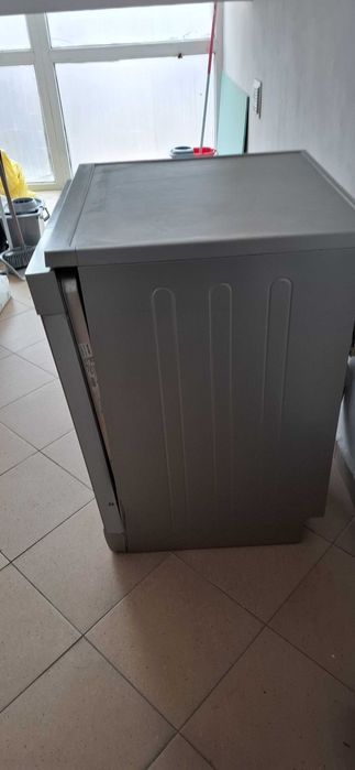 Masina de spalat vase Sharp