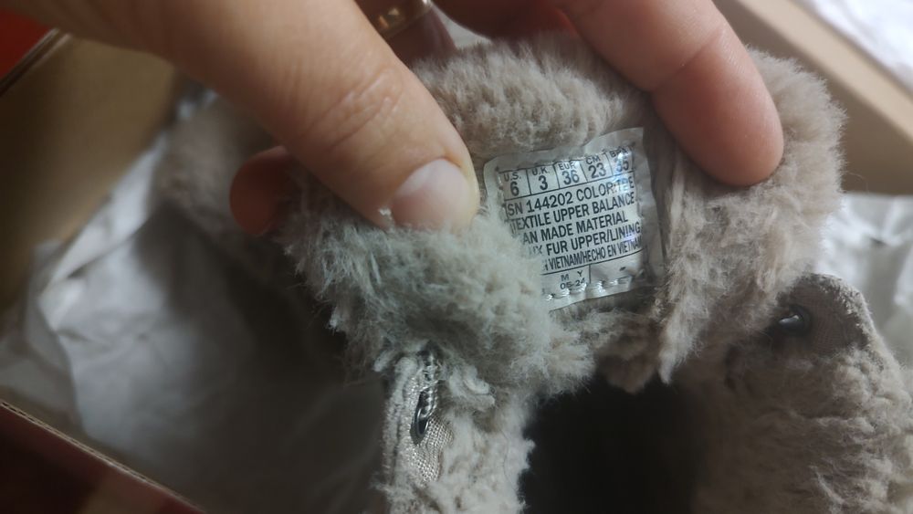 Vând ghete skechers 36