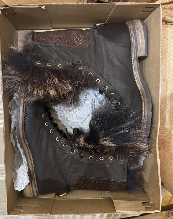 Дамски боти Daris от естествена  кожа и пух