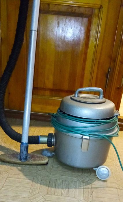 Пылесос Уралец рабочий