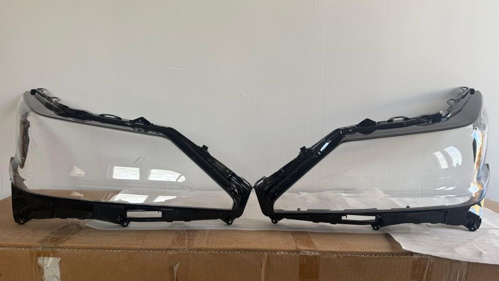 Стекло фары Lexus LX 570