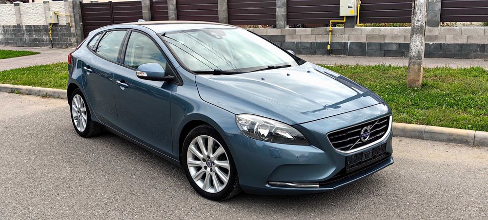 Volvo V40 * Keyless Entry/Go * Bord Digital * Incalzire bancheta !