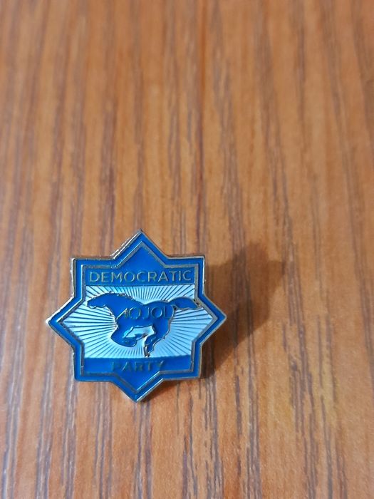 Срочно. Значок "Ак Жол ",1шт
