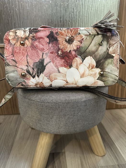 Дамска чанта, естествена кожа с флорални мотиви Vera