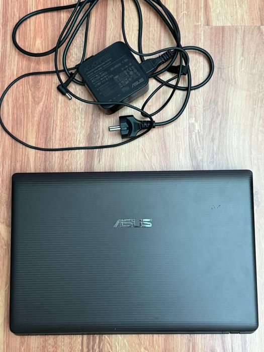 Laptopuri Asus și HP