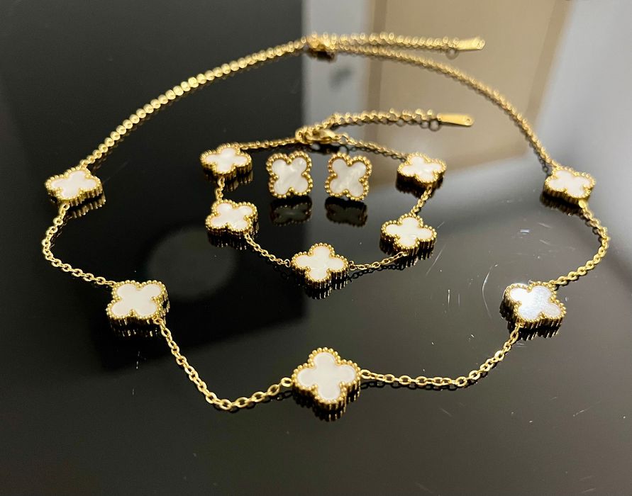 Комплект детелинки  колие гривна и обици