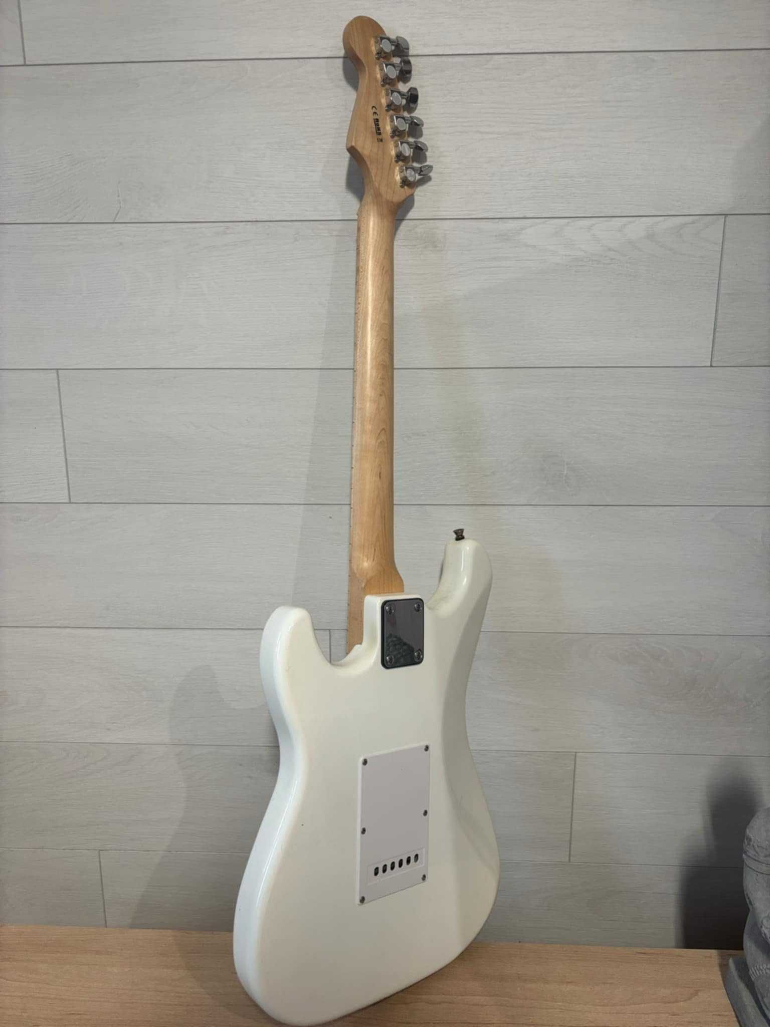 Eл. китара Fender тип стратокастер ,кабел