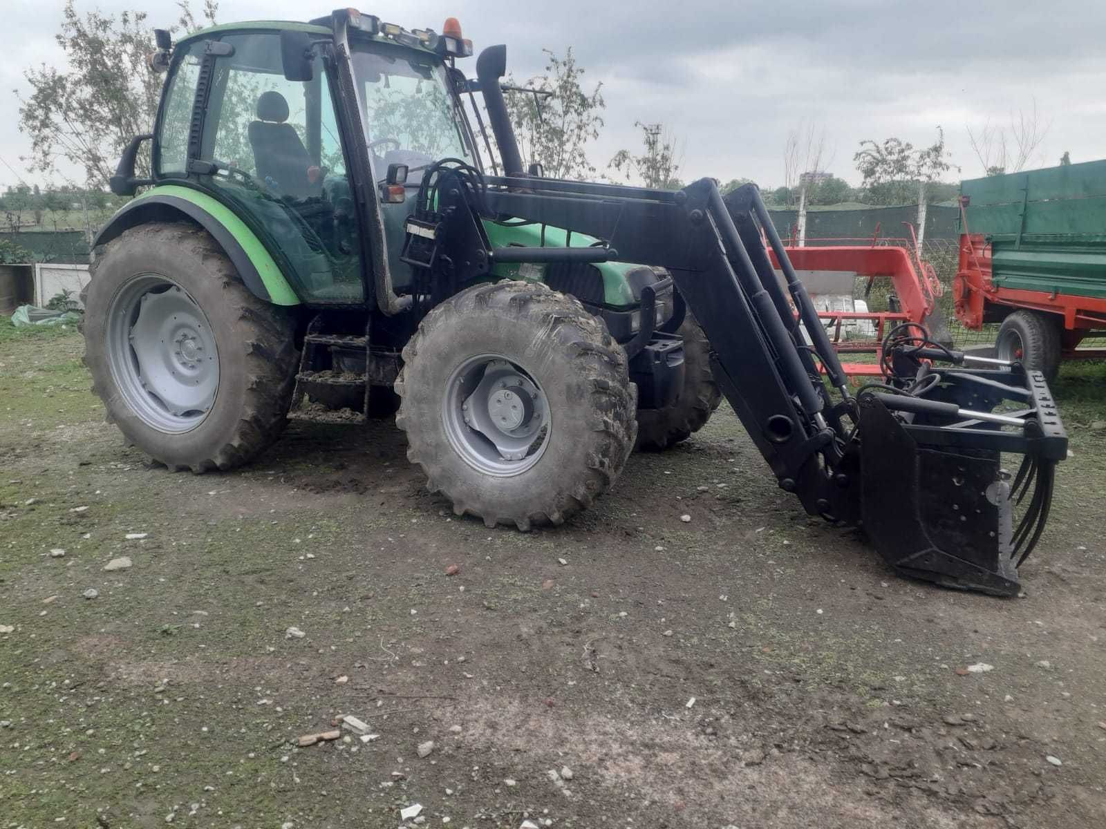 Vand tractor cu incarcator frontal si multiple agregate agricole