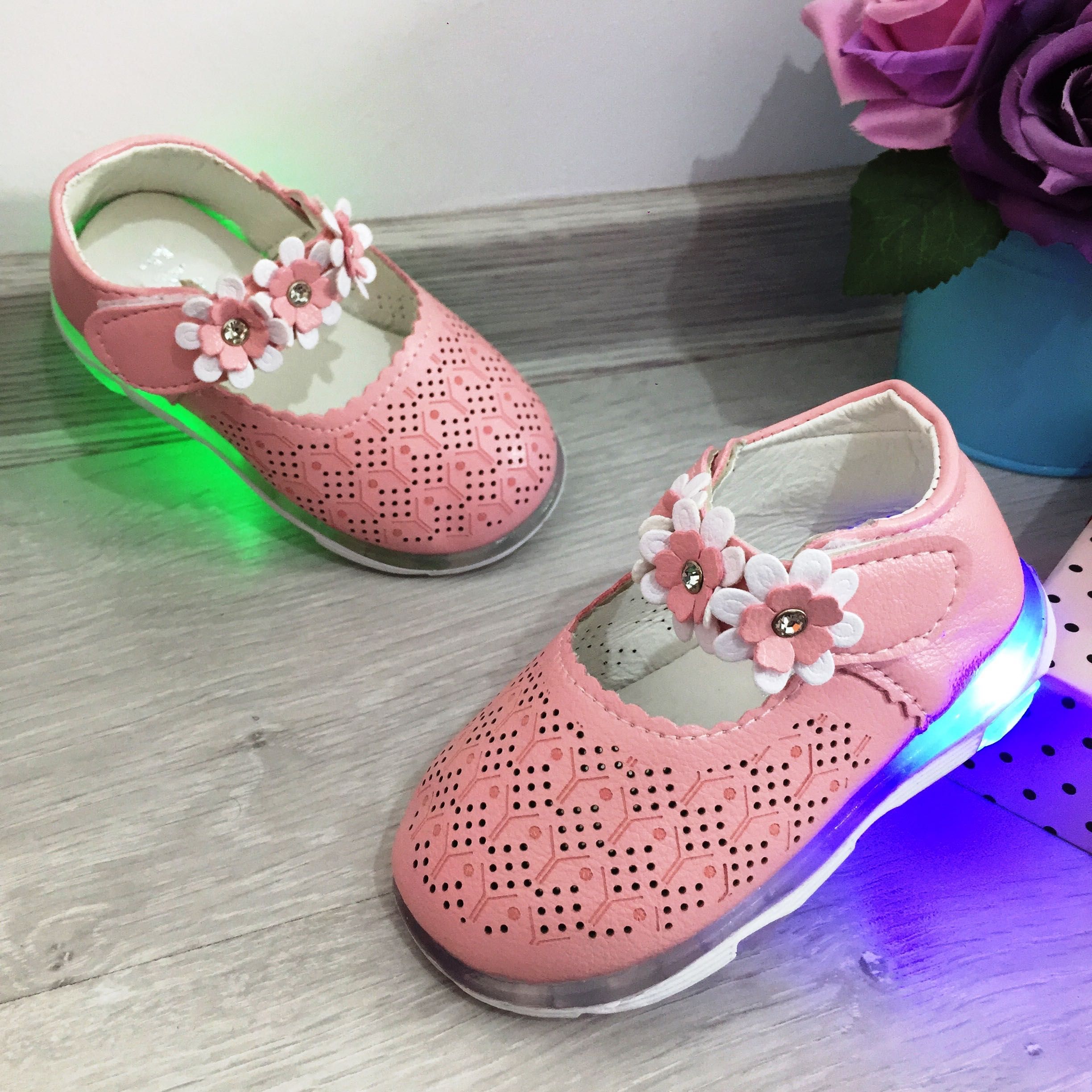 NOU Pantofi roz usori cu floricele lumini LED pt fetite 18