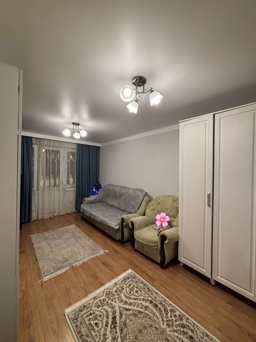 Диван (раскладной) и кресло