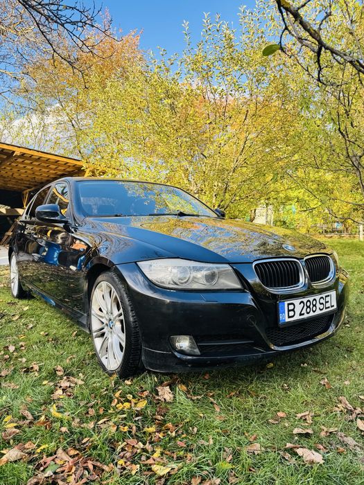 BMW seria 3 E90 Facelift  318i •  Automat • Euro 5 • Trapa • Xenon