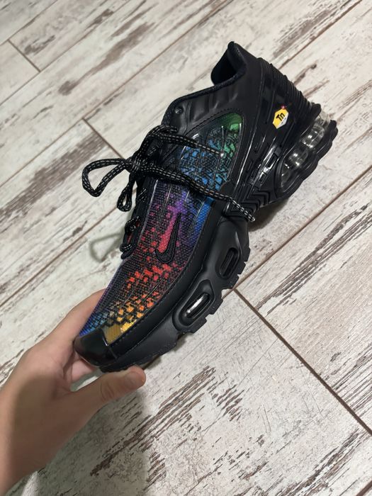 Продавам nike air Max plus 3 premium rainbow.