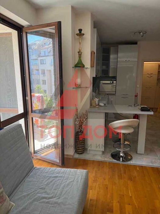 Дава се под наем Двустаен апартамент в Варна, Левски - 65 кв.м за 510 € - Снимка #1