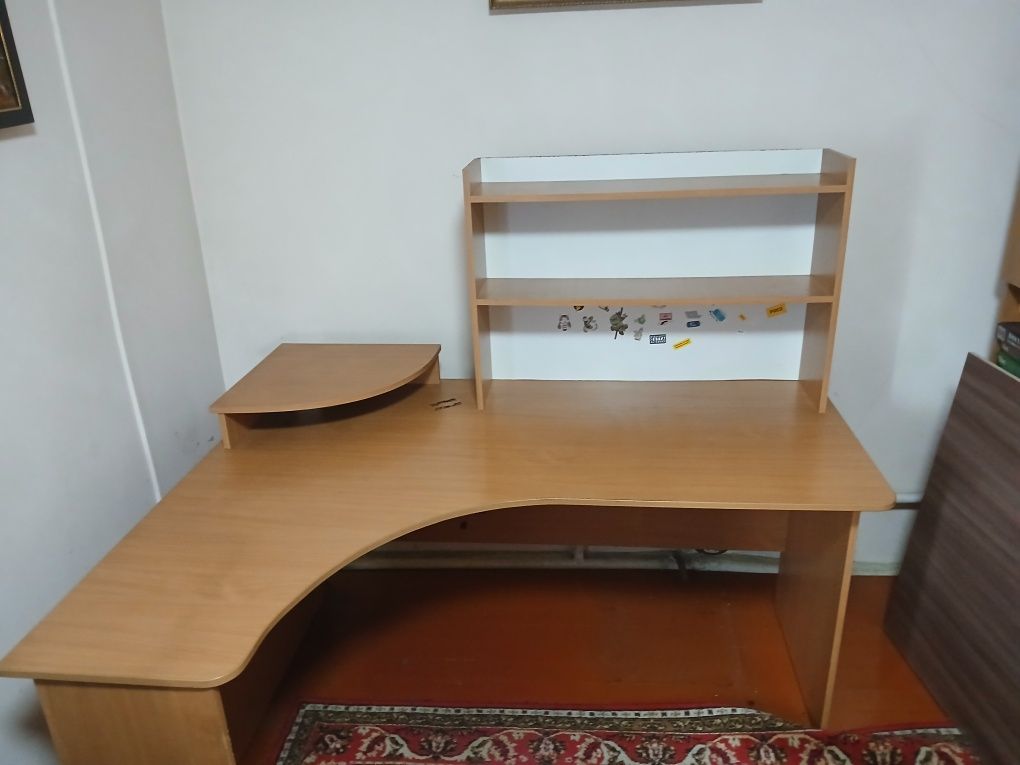 Компьютерный стол, угловой и большой