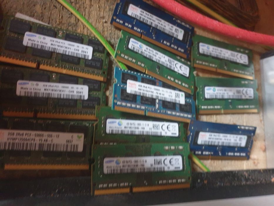 Ram pc3 12800, 10600 de 4gb la 50 Ron, de 2 gb la 45 Ron
