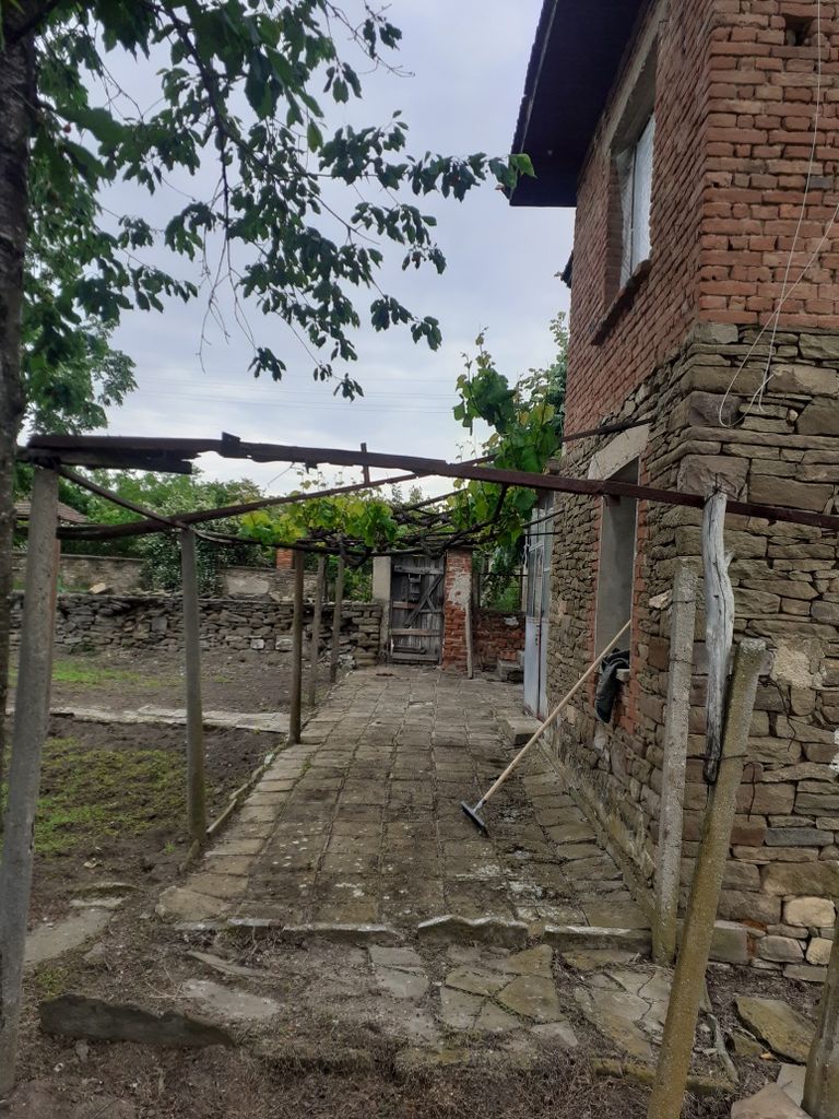 Продава се Къща в с. Огнен, Област Бургас - 90 кв.м за 170 €/кв.м - Снимка #2