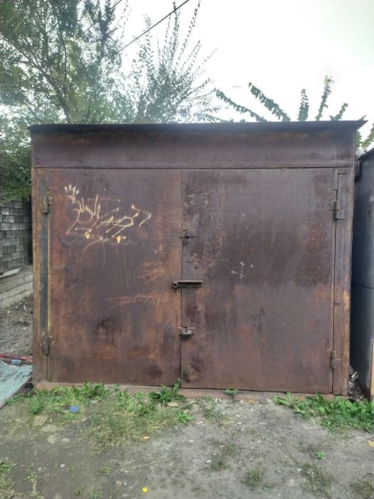 Продам гараж 3*5 с местом.