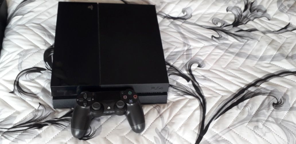 Playstation 4  хакнат 500gb perfekten