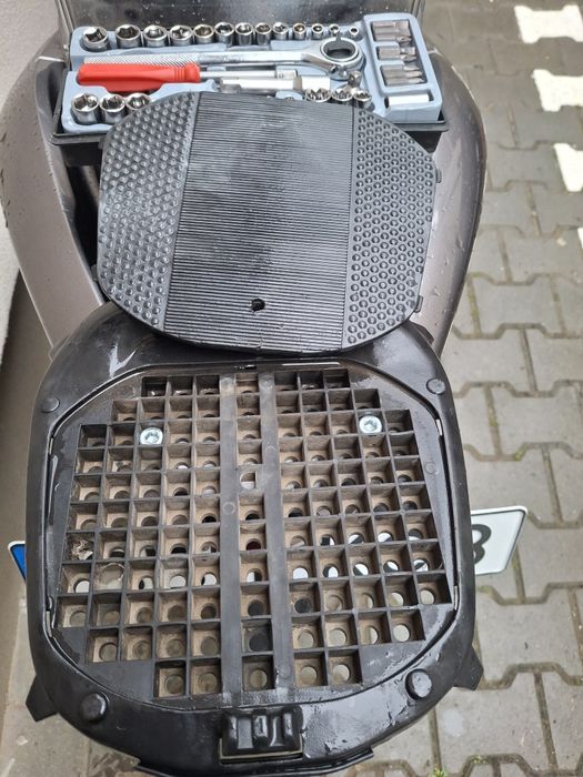 Vând top case moto