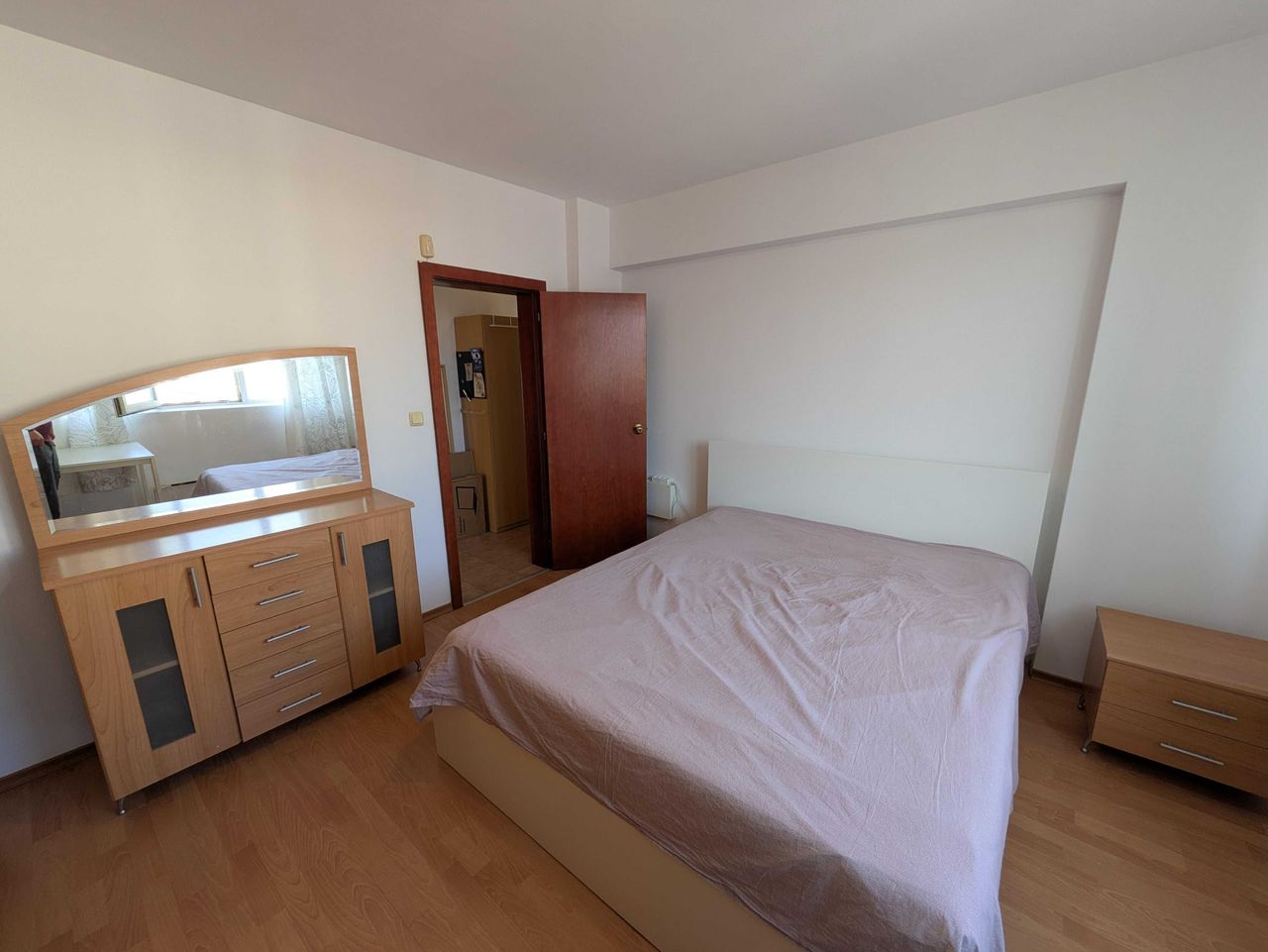 Дава се под наем Тристаен апартамент в Варна, Спортна зала - 110 кв.м за 765 € - Снимка #3