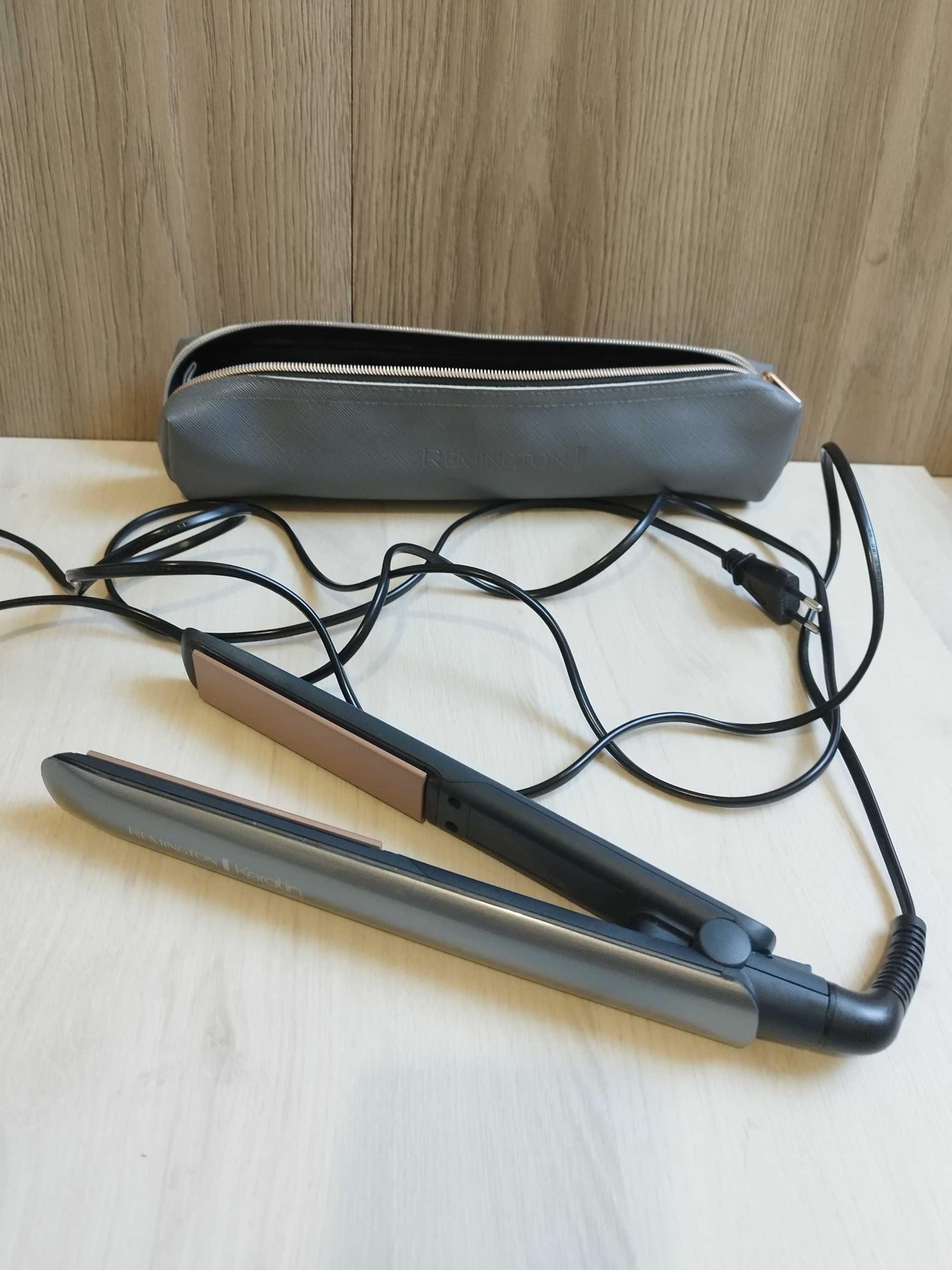 Преса за коса Remington Intelligent с Кератин