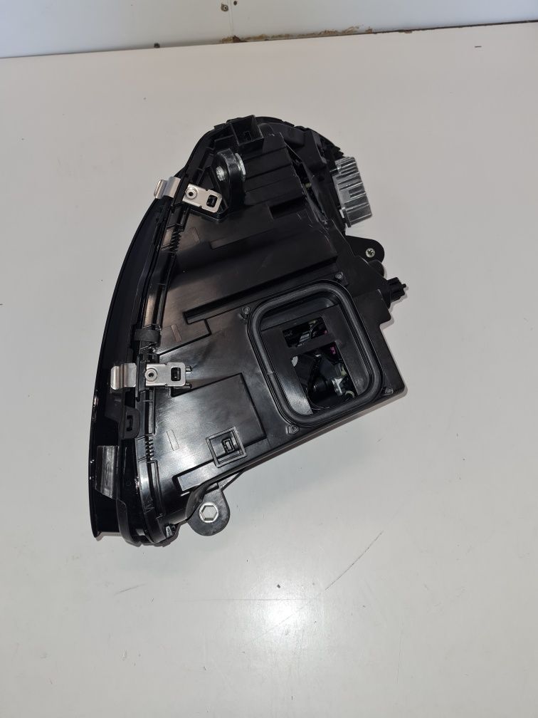 Far Stanga xenon Mercedes C Class W205 cod -A2058201361 / an-2014-2018