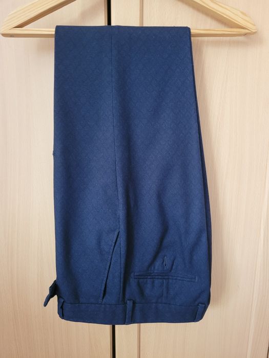 Брюки в школу  на мальчика- 10- 13 лет продам.