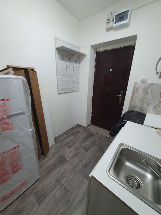 Închiriez cameră camin (Garsonieră)