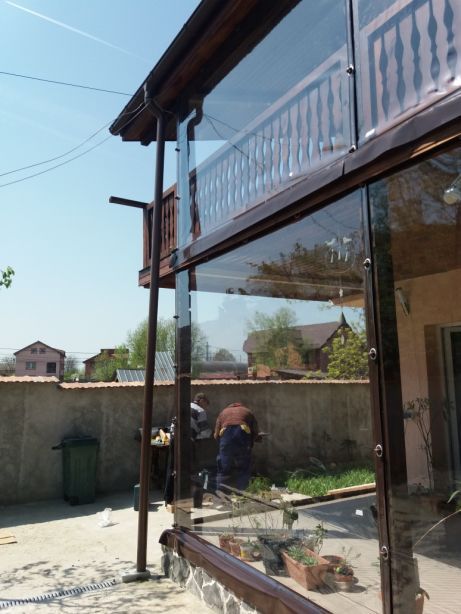 Folie transparentă pentru închiderea teraselor