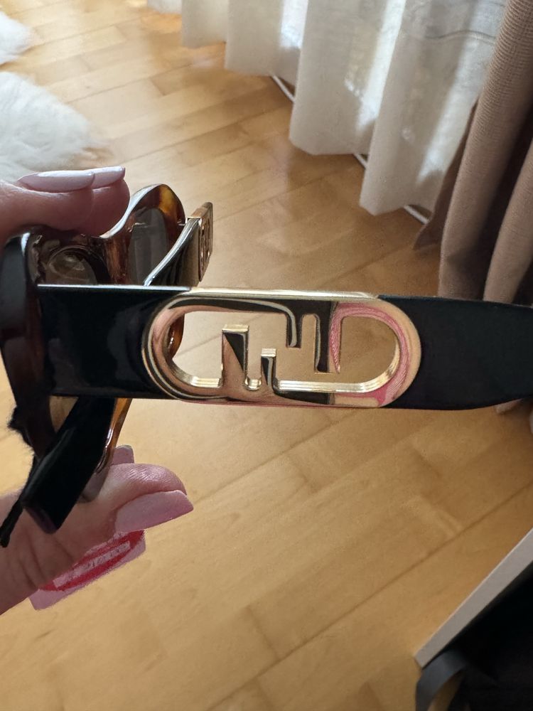 Ochelari Fendi cu eticheta
