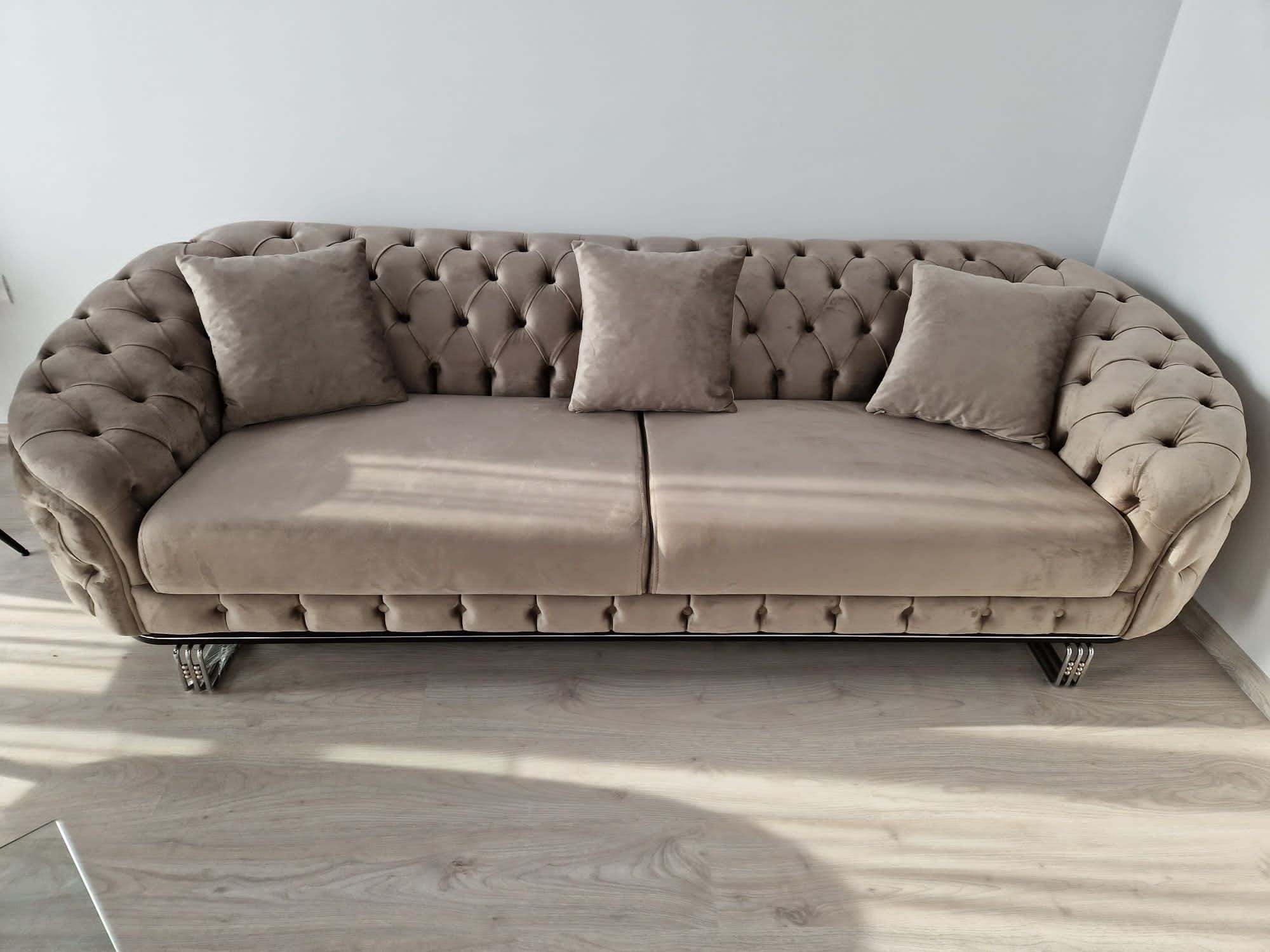 Canapea Chesterfield