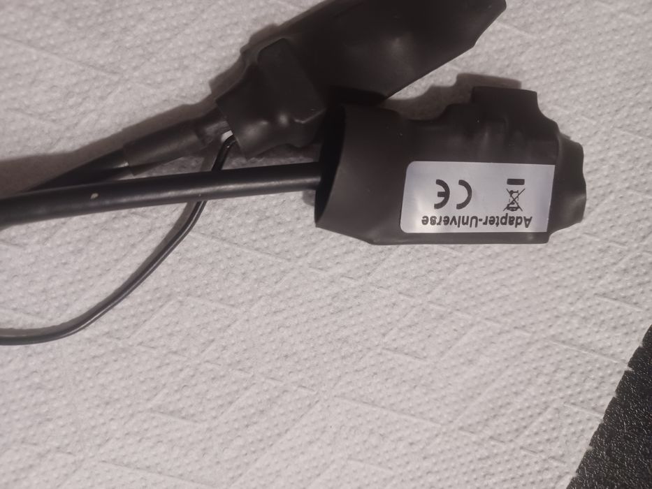 Vând  bluetooth  adaptor  universal