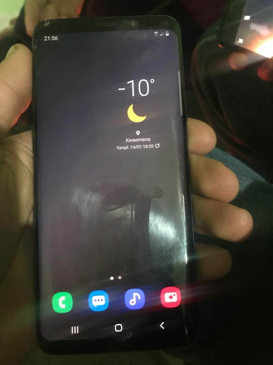 Samsung s9+xolati yaxshi rangi qora