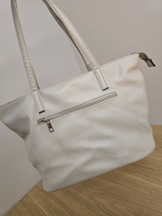 Бежова дамска чанта