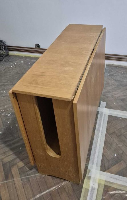 Vand dulap haine și masă pliabilă