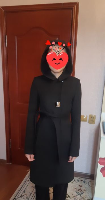 Женское пальто димнесезонное