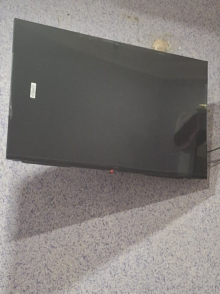 Smart televizor satilodi