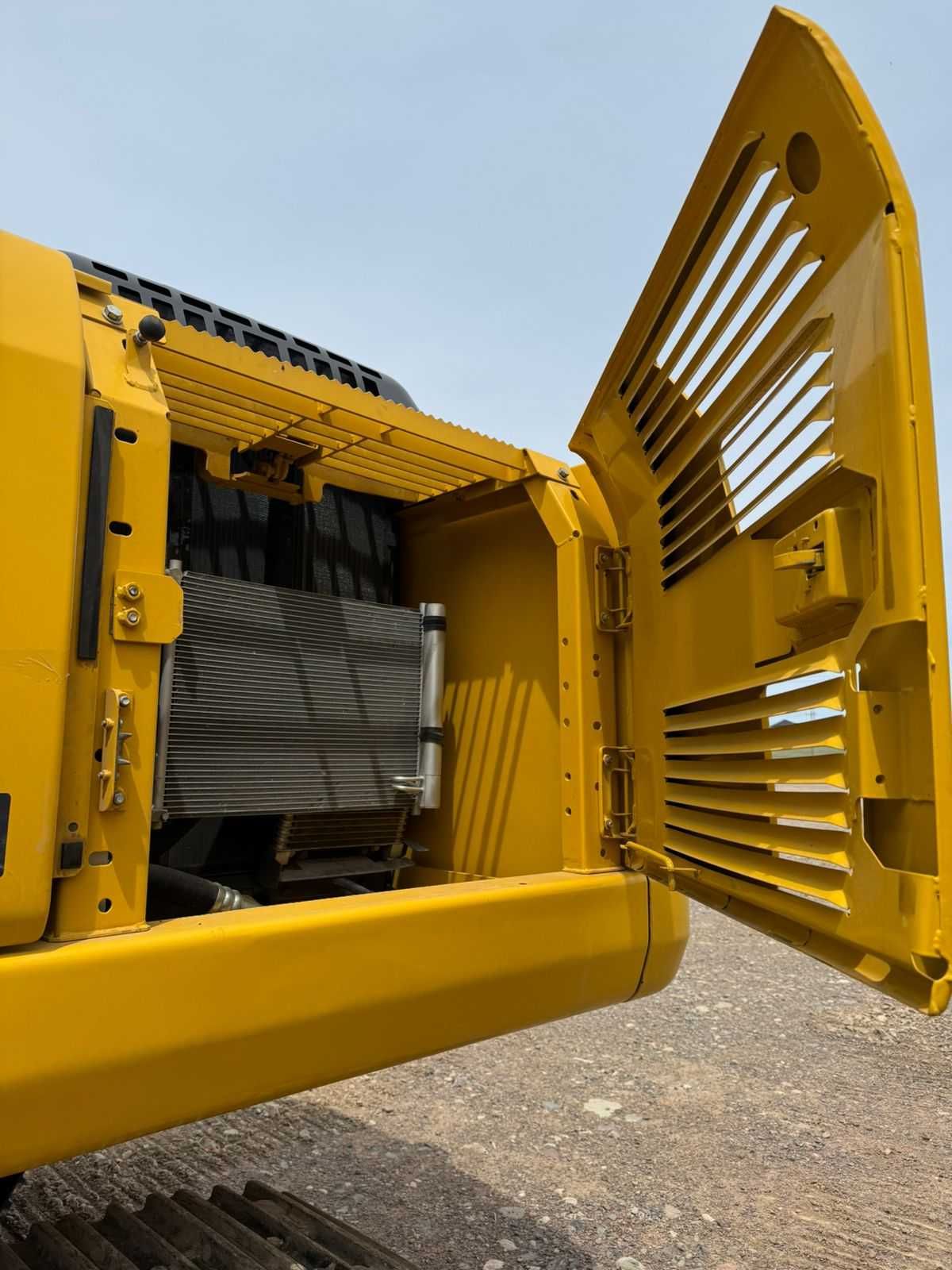 2023 екінші қолдан экскаватор Komatsu PC200-8M0
