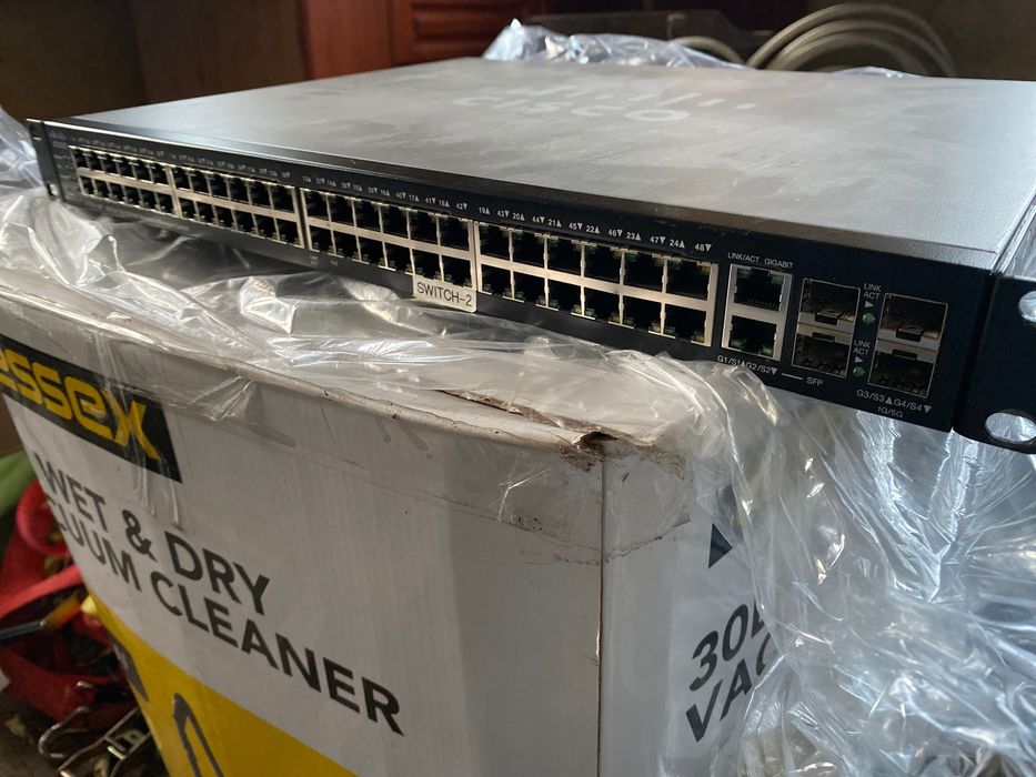 Cisco SF500-48P Суитч