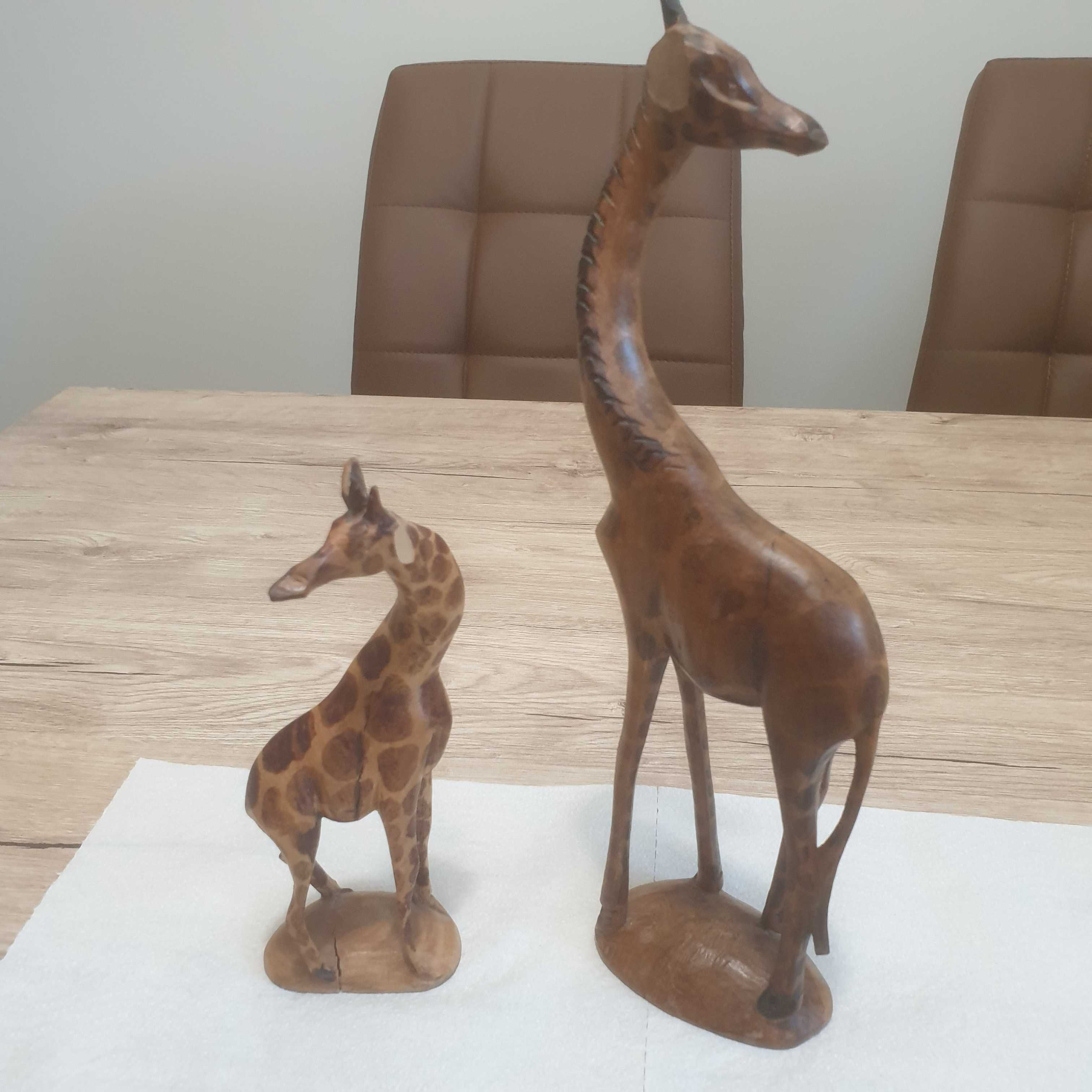 Doua figurine vechi-Girafa din lemn