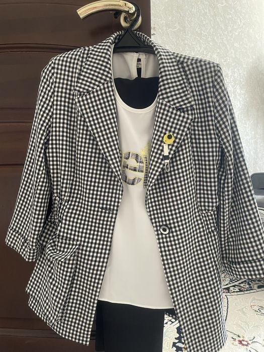 Костюм женский тройка