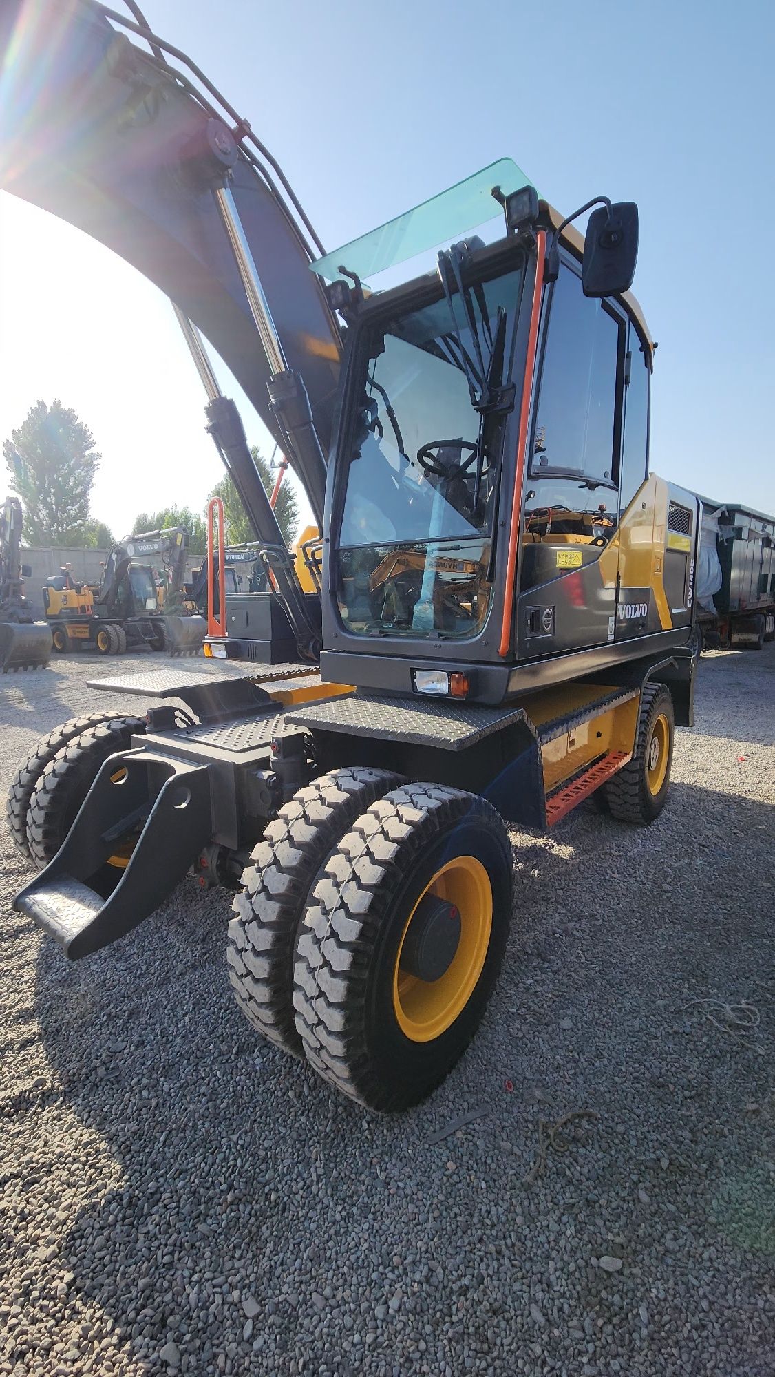 Ekskavator Volvo EW140E 2018 yil sotiladi