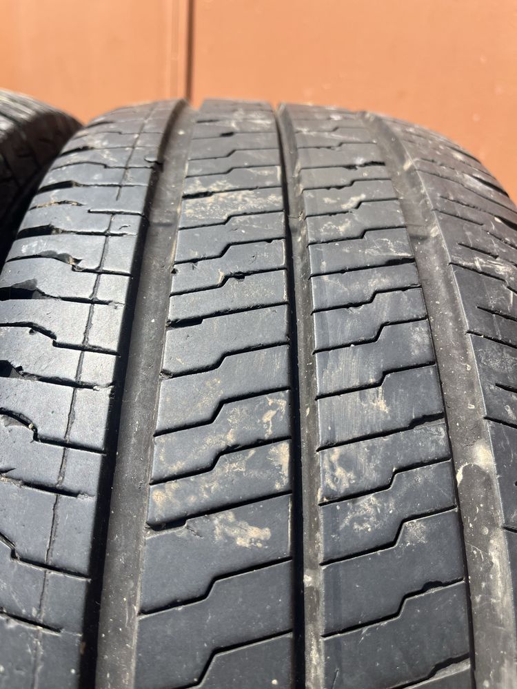 2 бр. летни гуми за бус 235/65/16C Continental DOT 4920/2119 6-6,5 mm